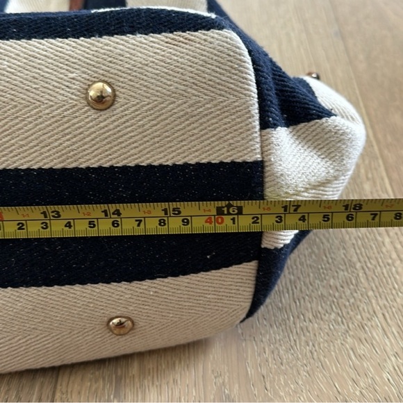 SOLE SOCIETY Millie printed oversized tote navy stripes. OS - Picture 7 of 12